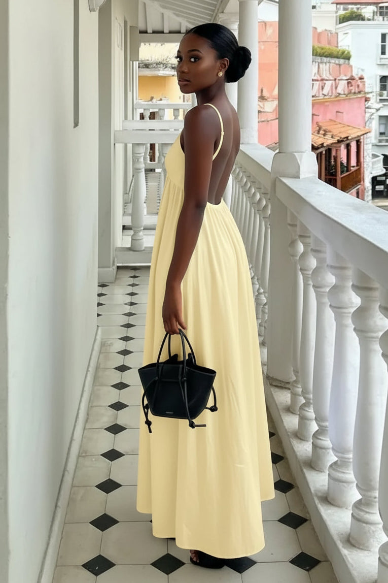 Vestido Longo Maggie — Elegância Leve para Momentos Inesquecíveis
O Vestido Longo Maggie combina sofisticação minimalista com um caimento leve e extremamente elegante. Seu design fluido em modelagem A-line valoriza a silhueta com delicadeza, criando um visual feminino, moderno e atemporal.
Com decote em V e delicadas alças finas estilo espaguete, o modelo traz um toque sensual na medida certa, perfeito para dias quentes e ocasiões especiais. O tecido leve com suave elasticidade proporciona conforto e movi