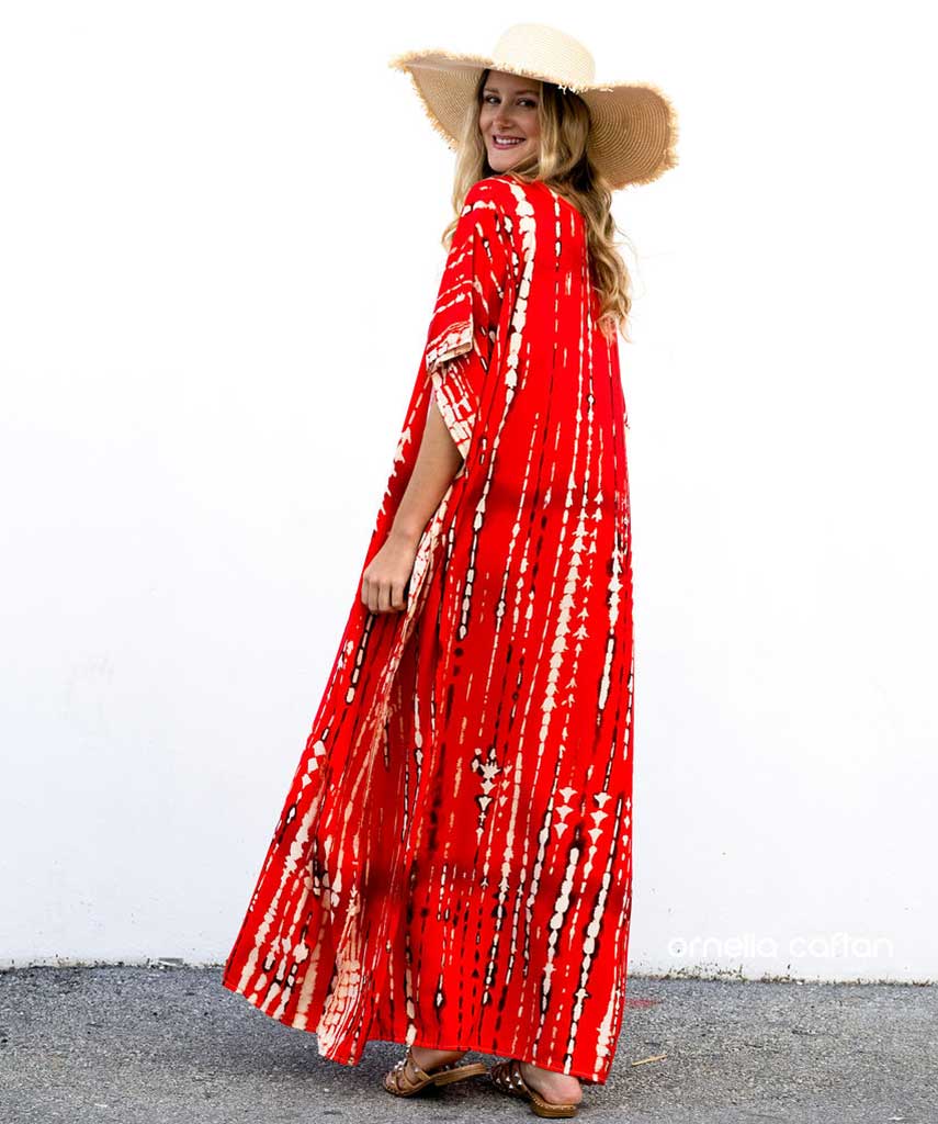 Kaftans Maví – Carmim | Gata Raposa™