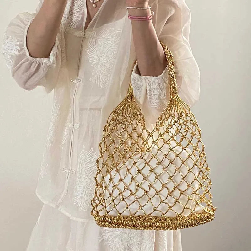 Bolsa Milão - feita a mão, com fios dourados