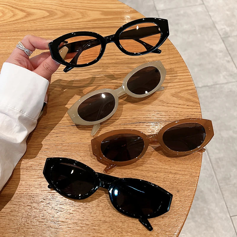 Óculos de Sol Feminino Suzie 1208 — Elegância Vintage com Toque Sofisticado