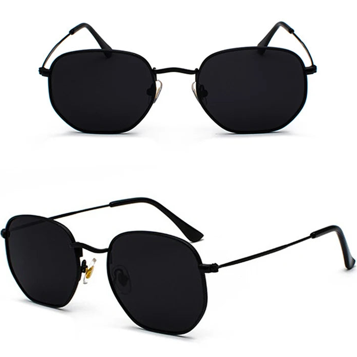 Óculos Hexagonais Retrô UV400 — Estilo e Proteção em Todos os Momentos

Transforme seus looks com um acessório moderno, sofisticado e cheio de personalidade. Os óculos retrô hexagonais da Gata Raposa unem design fashion com proteção UV400, garantindo conforto visual e muito estilo para o dia a dia, viagens, praia e momentos ao ar livre.

Com armação metálica leve e resistente, esse modelo combina perfeitamente com produções casuais, elegantes e tendências streetwear ou boho chic. As lentes espelhadas com pr