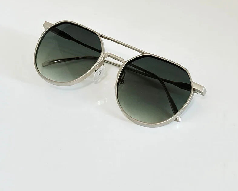 Óculos de Sol Melina — Elegância Moderna com Proteção Premium